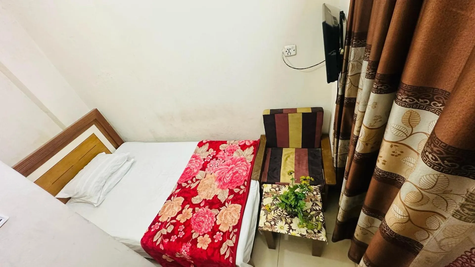 Hotel New Royal Dhanmondi Dhaka Bangladesh